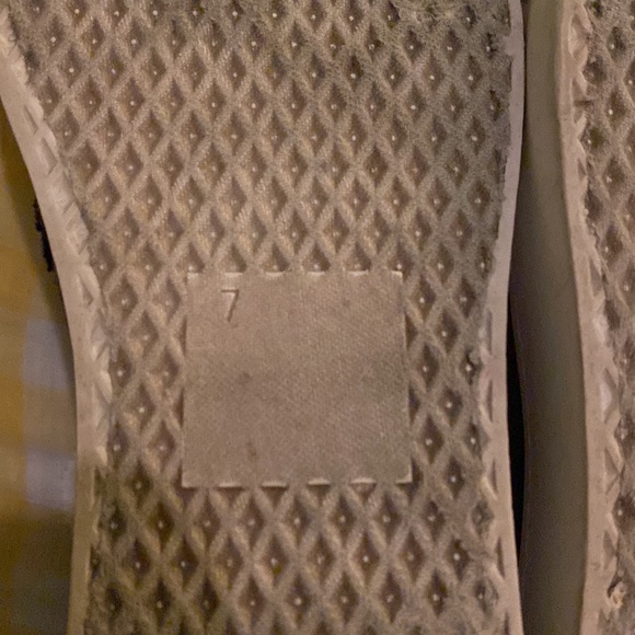 Pre-Owned Women’s Gray High Top Shoes by SODA. Size 7. - Picture 7 of 9